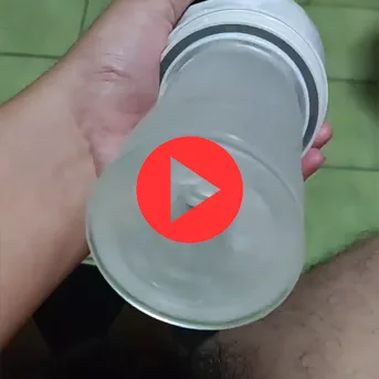 『飛機杯、動力-解放雙手也能尻槍！穿戴式旋轉電動杯體驗真空吸吮的極致享受』
